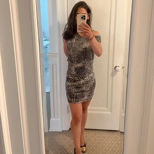 NWOT Sexy ruched Halston Heritage dress with black and white pattern. EUC XS